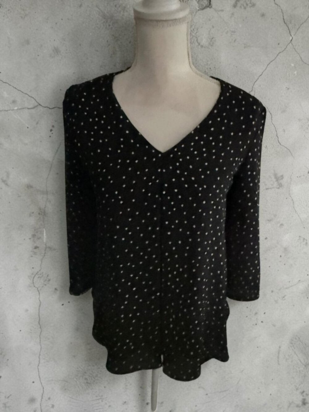White House Black Market Black Polka Dot Top Size 0